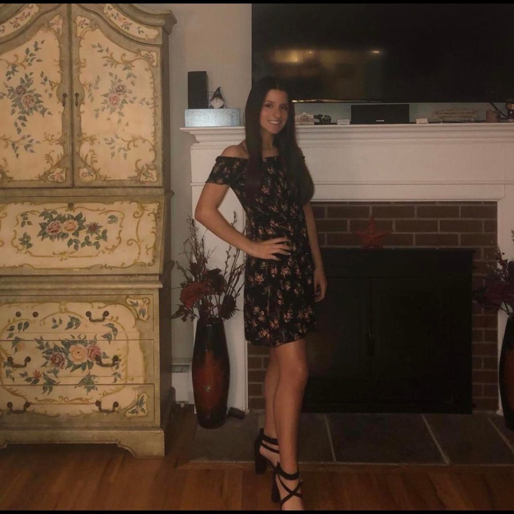 This is a forever 21 dress!